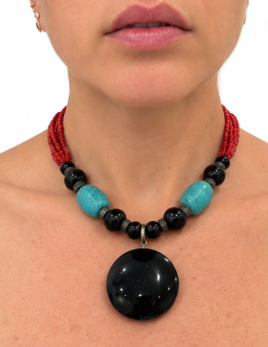 BLACK CIRCLE PENDANT NECKALCE