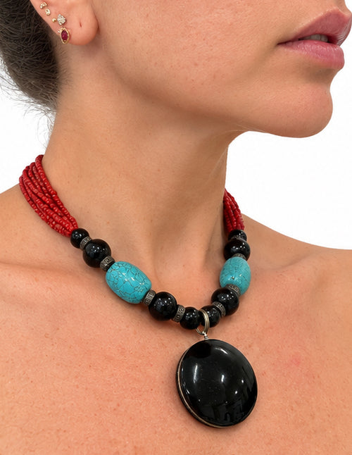 BLACK CIRCLE PENDANT NECKALCE