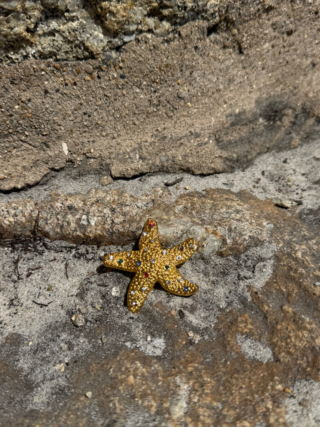 VINTAGE GOLD CRYSTAL GEM STONE STARFISH BROOCH PIN 2