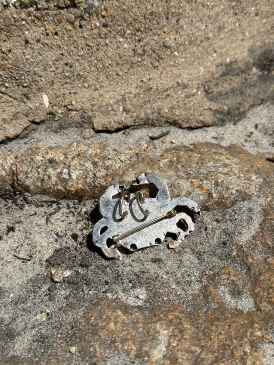 TWO TONE VINTAGE CRAB BROOCH PIN