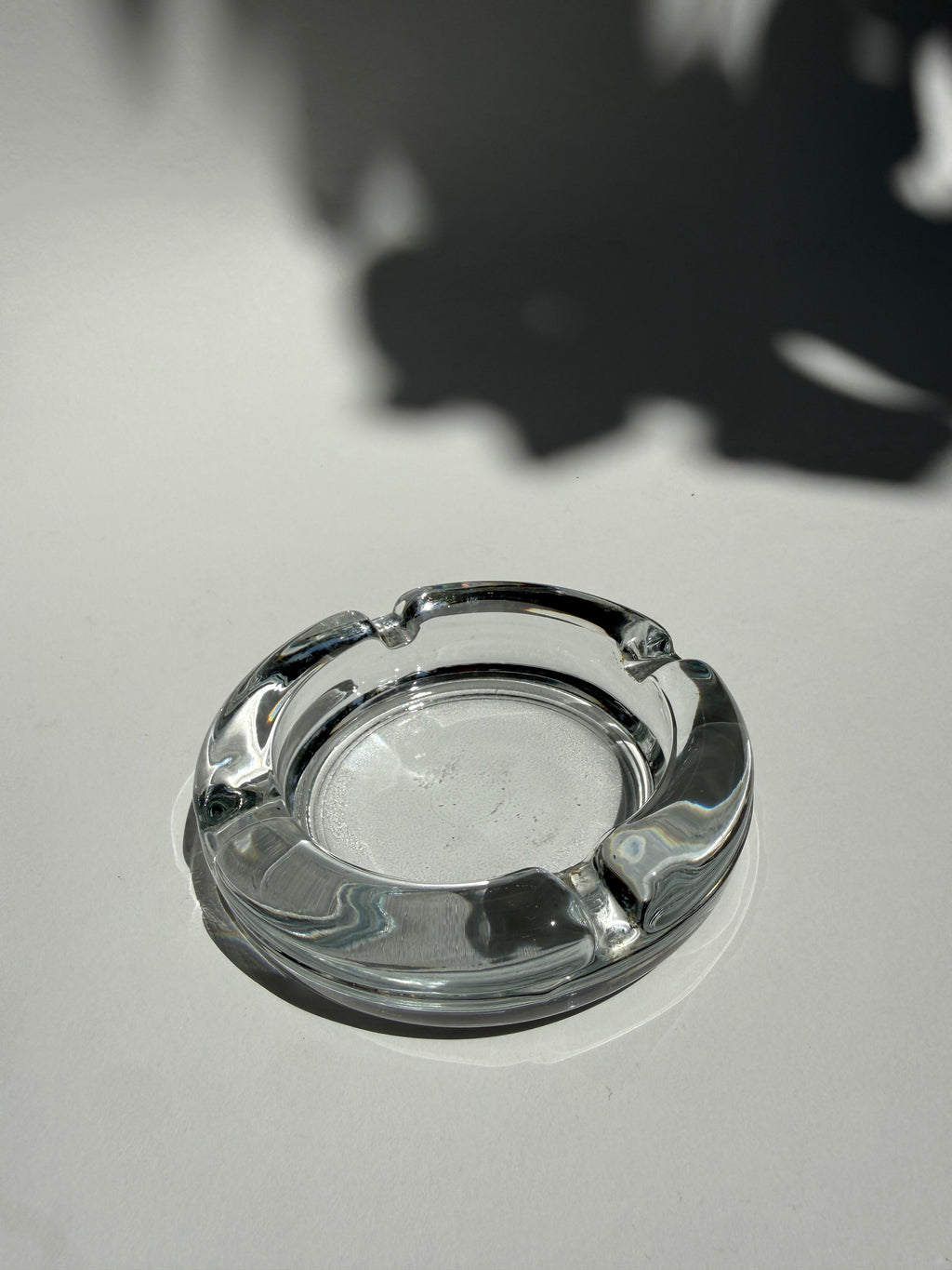 VINTAGE GLASS ASHTRAY (1)