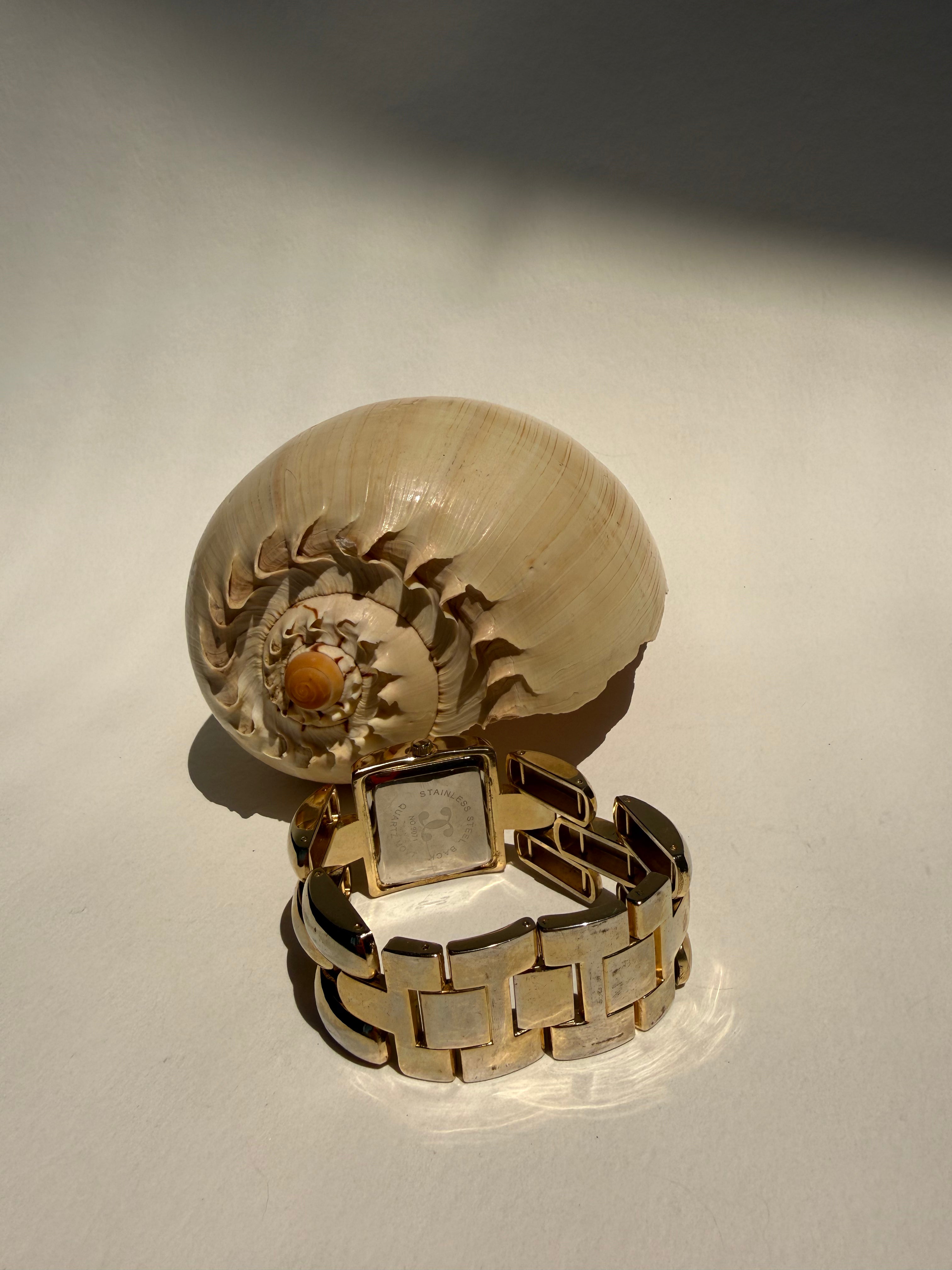 RETRO CHUNKY GOLD-TONE WRIST WATCH