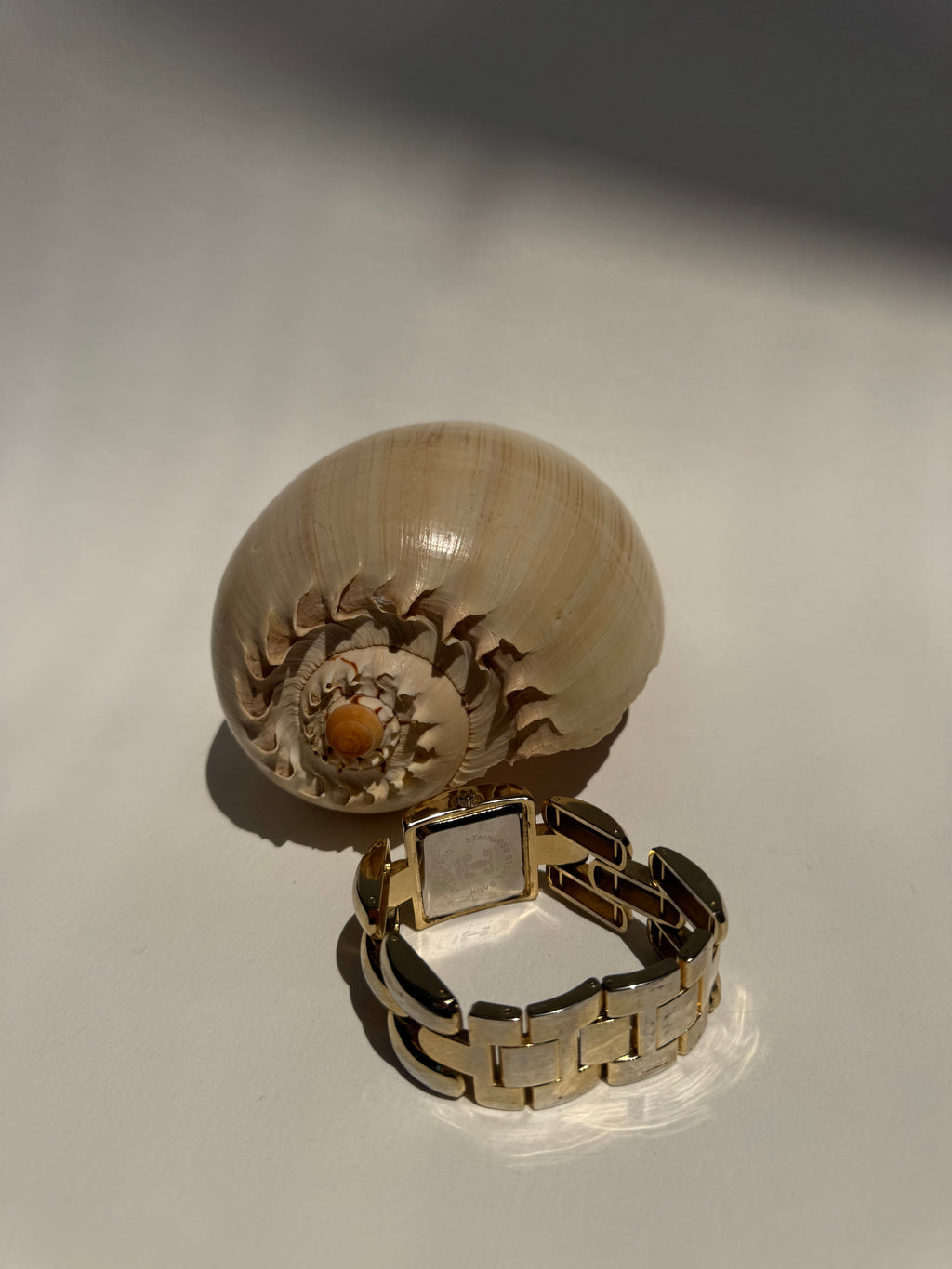 RETRO CHUNKY GOLD-TONE WRIST WATCH