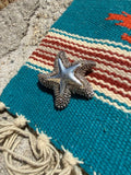 VINTAGE SILVER TEXTURED STAR FISH BROOCH PIN